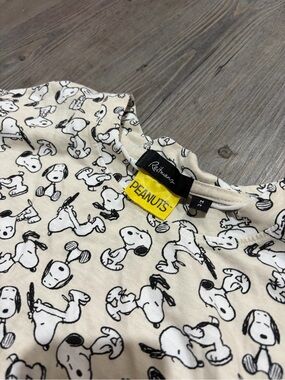 Peanuts Women’s Cream Snoopy Pajamas